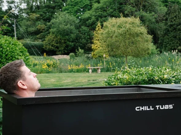 Otuzovacia vana chill tubs v zahrade Otuzovacia vana chill tubs v zahrade